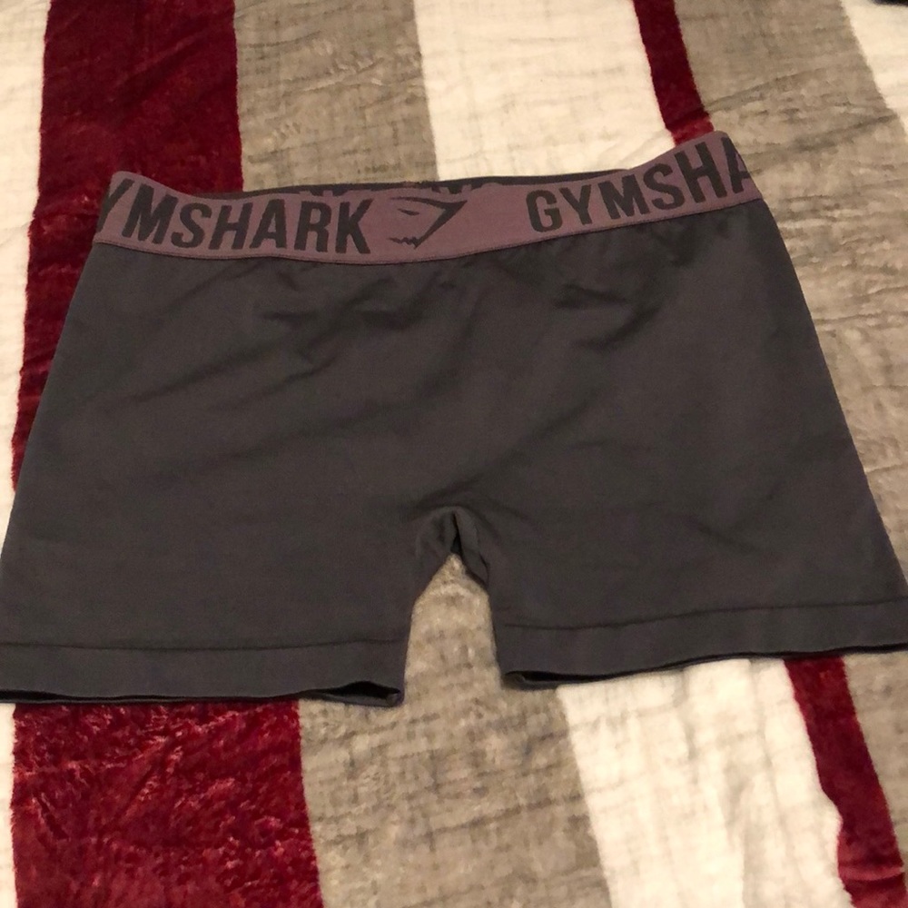 GYMSHARK SHORTS